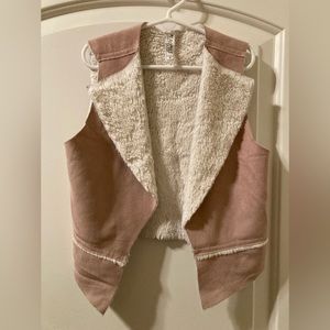 Beautees girls vest. Pink and off white. Size M